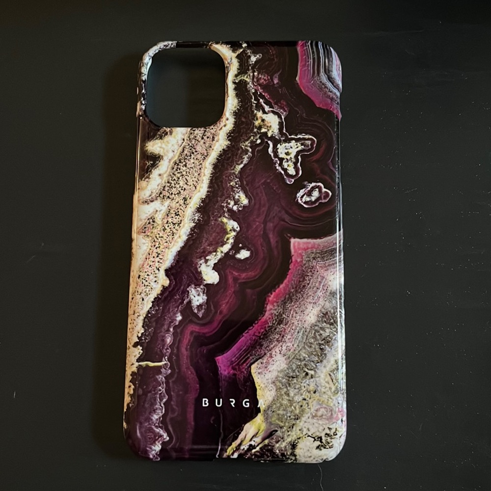 BURGA Maroon marble phone case